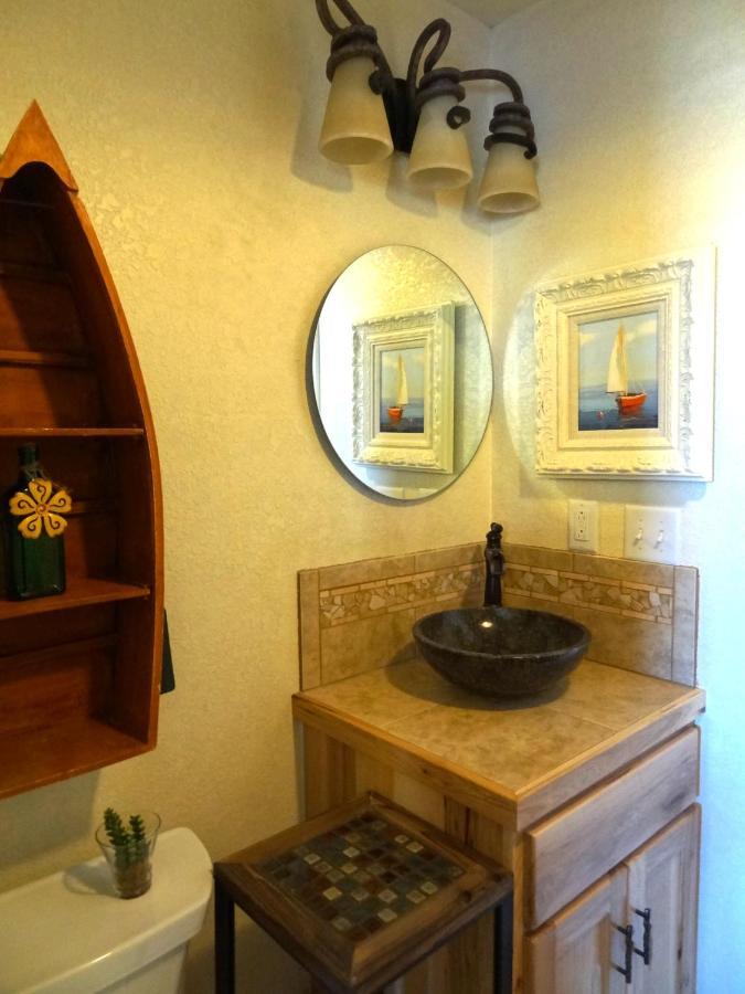 Poolside King Cabana With Full Kitchen, King Bed, Sleeper Sofa And Pool Access, Hotel Room Mount Ida Exterior photo